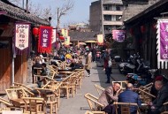 成都休闲去哪最有味？老茶馆晒太阳、本地人小吃地图、清净一日游全攻略